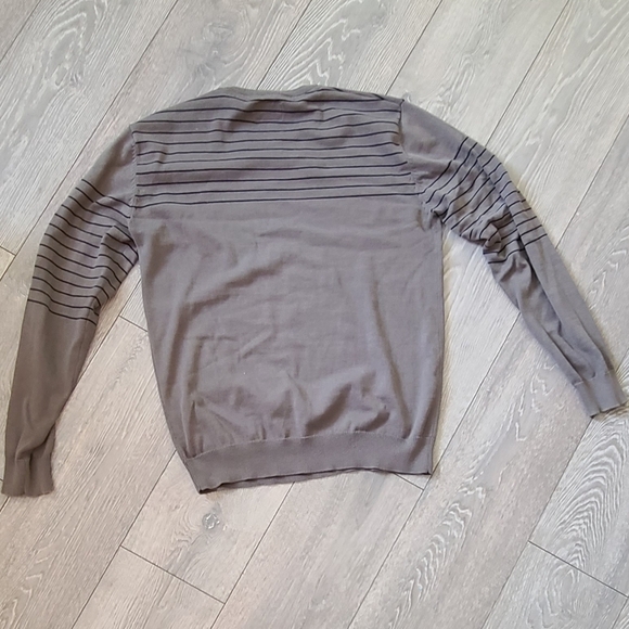 Fox Sweater - Picture 2 of 4